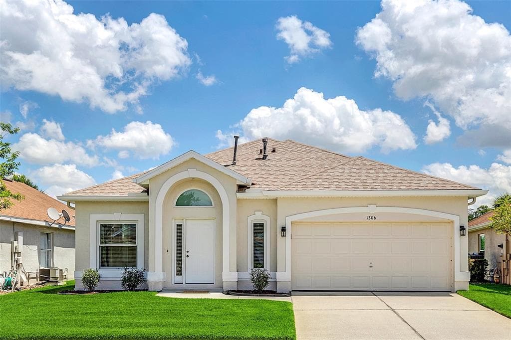 1306 BALLYSHANNON PARKWAY ORLANDO, FL 32828