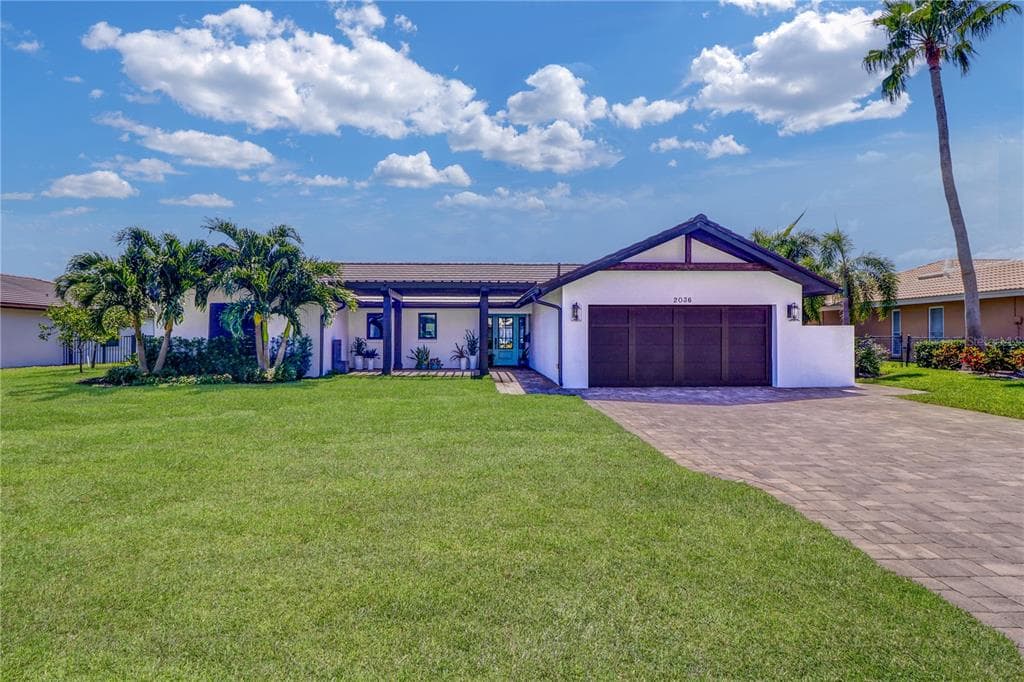 2036 HAWAII AVENUE NE ST PETERSBURG, FL 33703