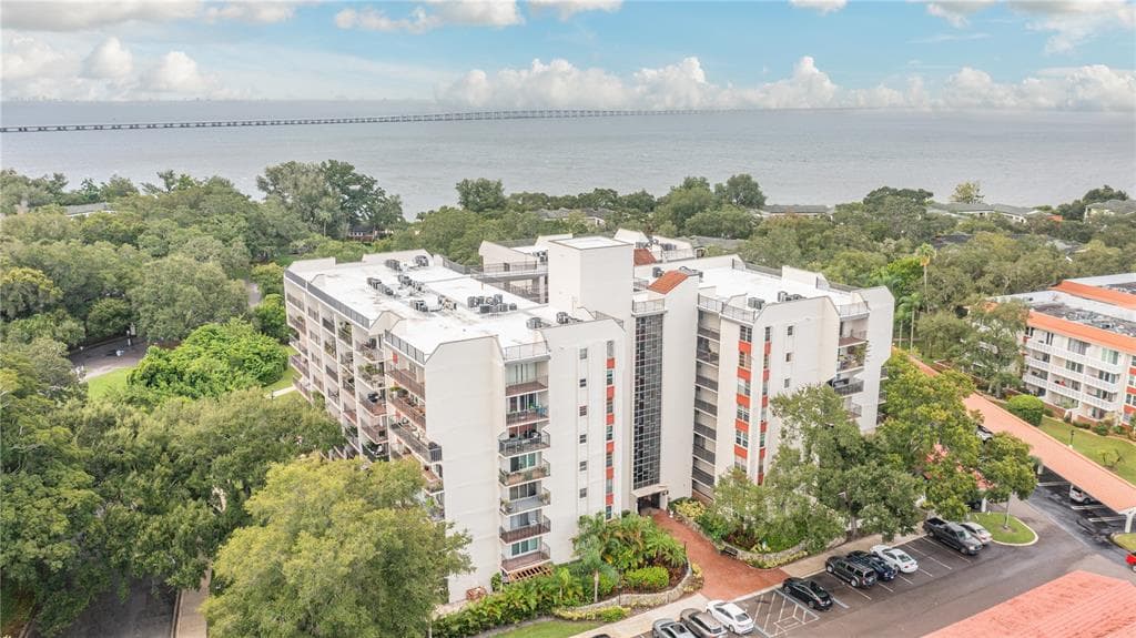 2699 SEVILLE BOULEVARD UNIT 303 CLEARWATER, FL 33764