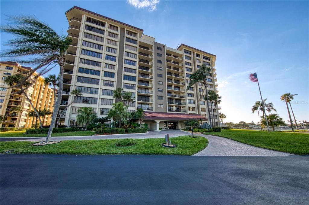736 ISLAND WAY UNIT 502 CLEARWATER BEACH, FL 33767
