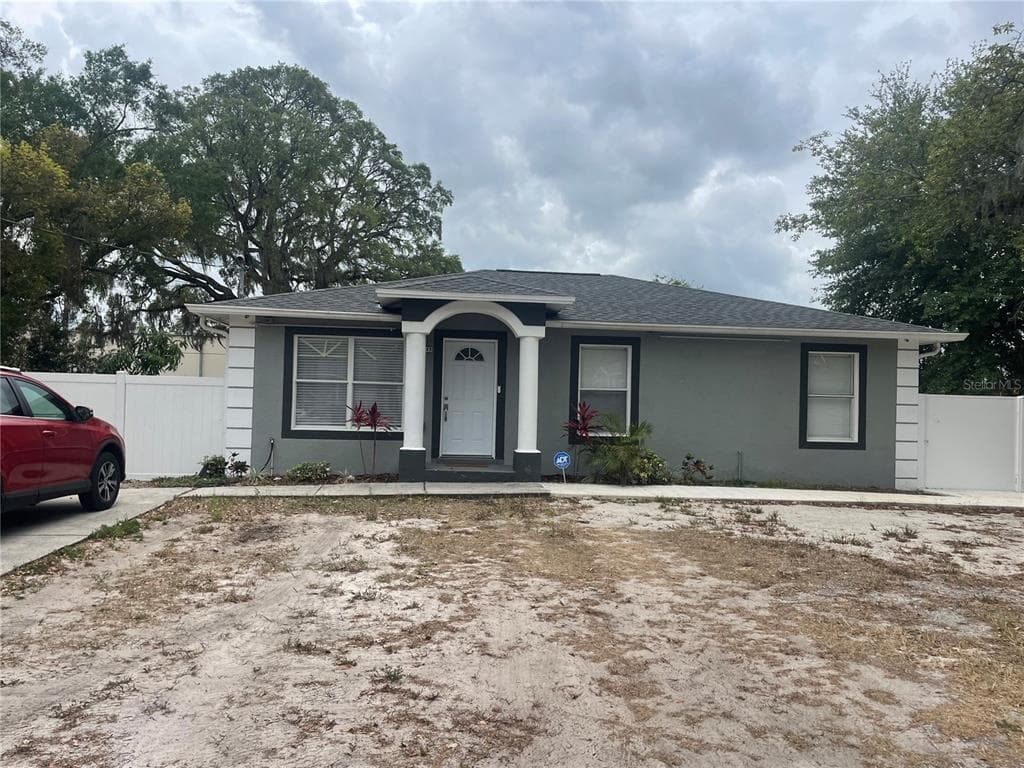 3013 E COMANCHE AVENUE