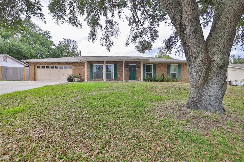 904 STRAWBERRY LANE BRANDON, FL 33511