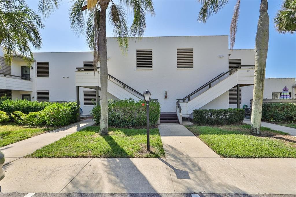 253 SHERWOOD DRIVE UNIT 253 BRADENTON, FL 34210