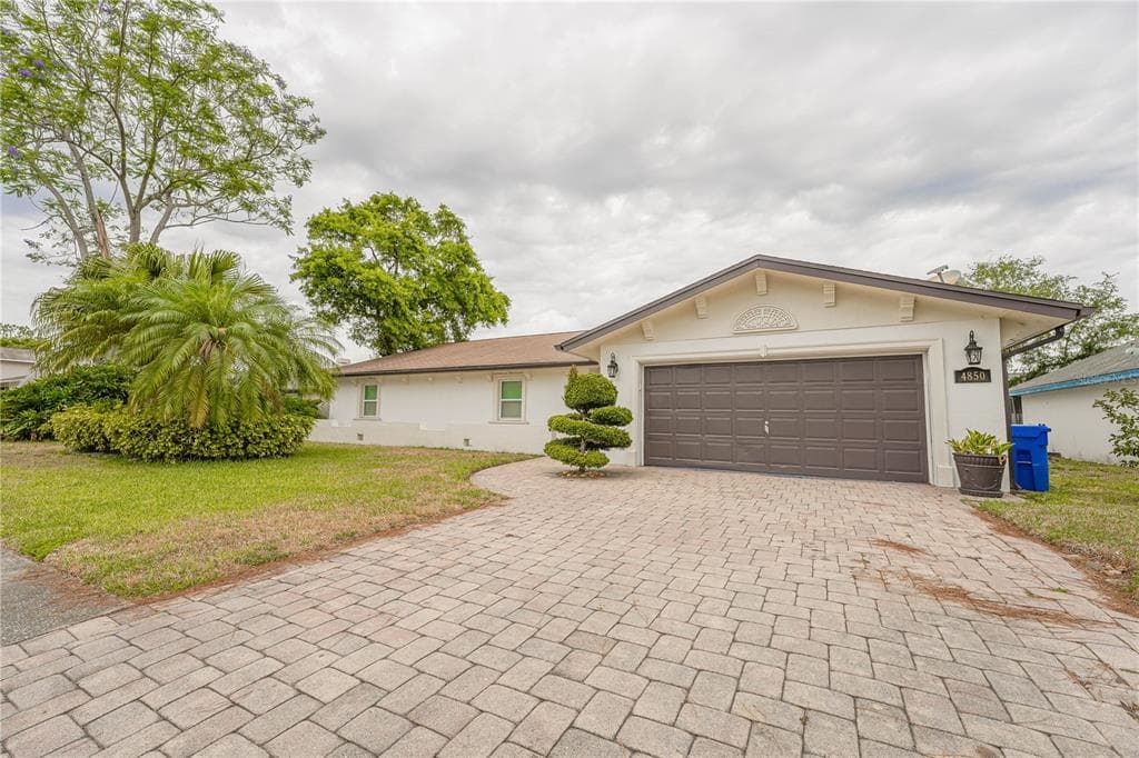 4850 FOXSHIRE CIRCLE TAMPA, FL 33624