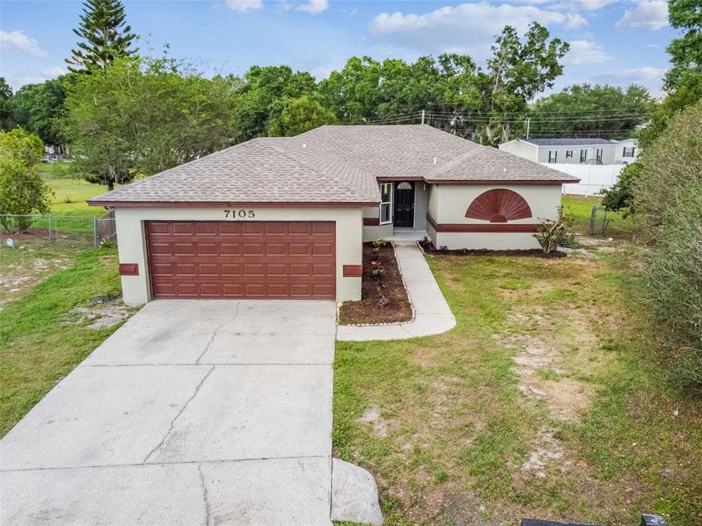7105 PEBBLE PASS LOOP LAKELAND, FL 33810
