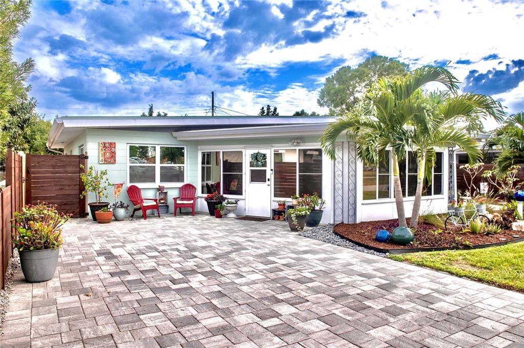 5814 17TH AVENUE S GULFPORT, FL 33707