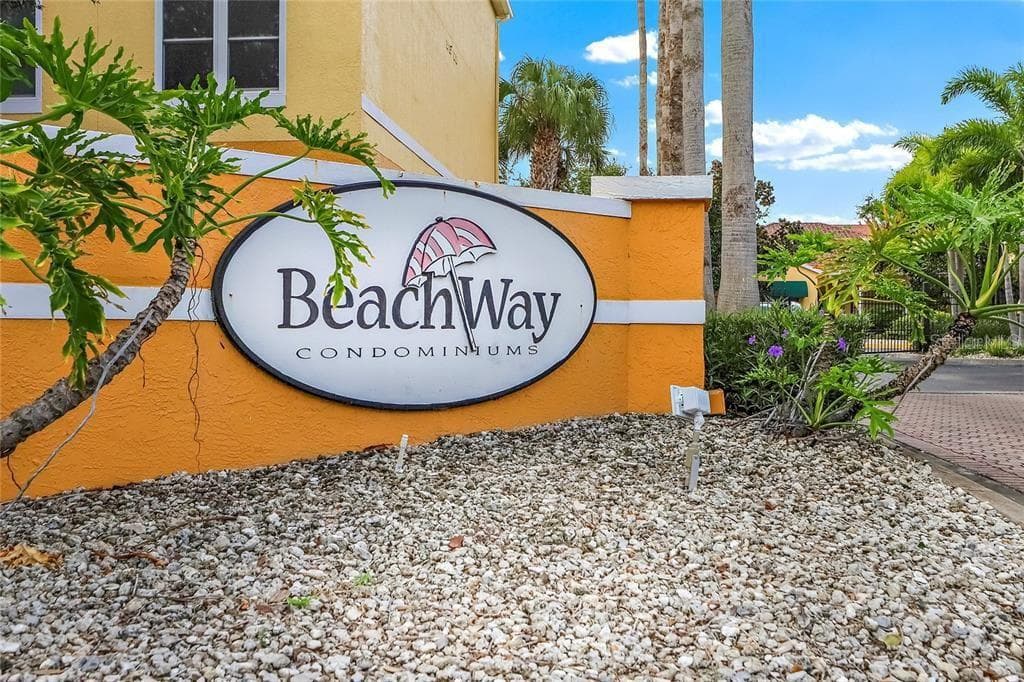 10764 70TH AVENUE N UNIT 2107 SEMINOLE, FL 33772