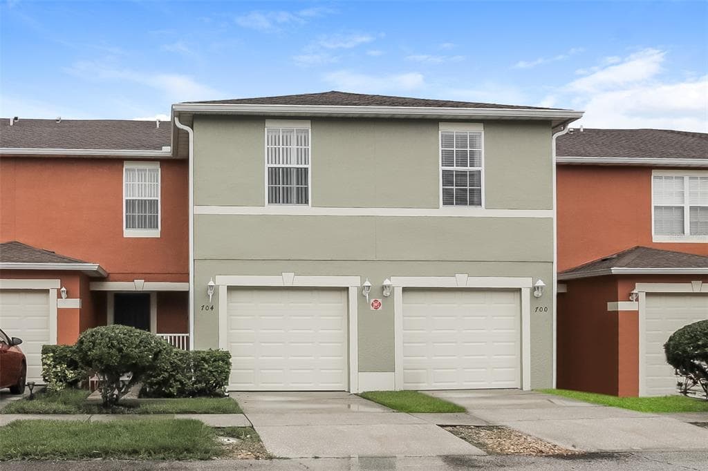 704 CRESTING OAK CIRCLE UNIT 52 ORLANDO, FL 32824