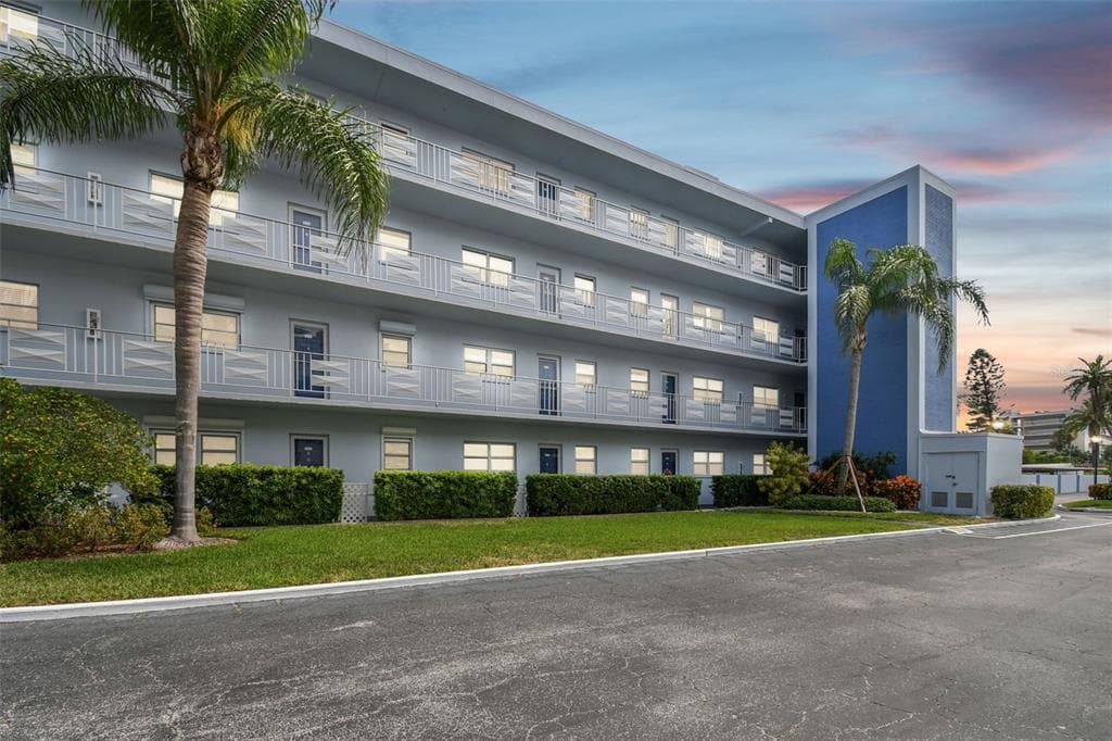 5555 GULF BOULEVARD UNIT 403 ST PETE BEACH, FL 33706
