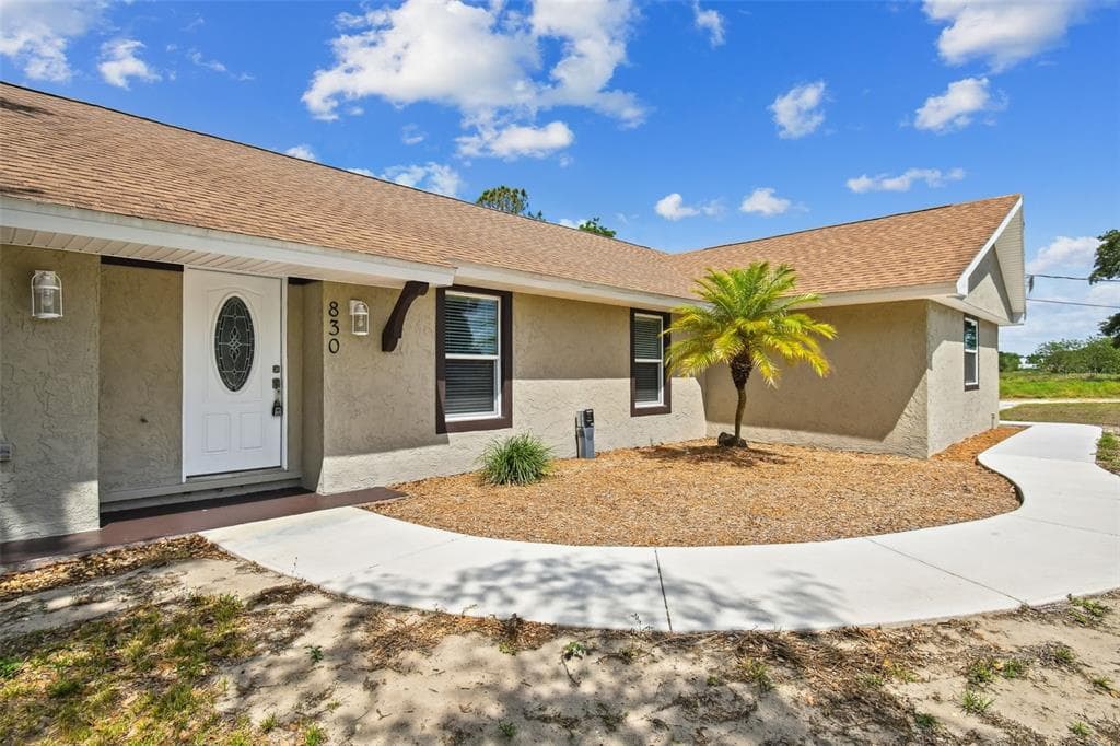 830 WALKER ROAD LAKELAND, FL 33810