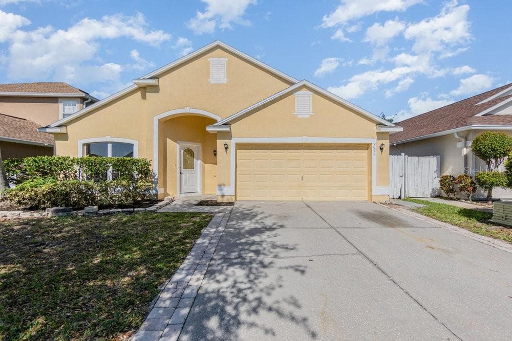 2554 BROOKSTONE DRIVE KISSIMMEE, FL 34744