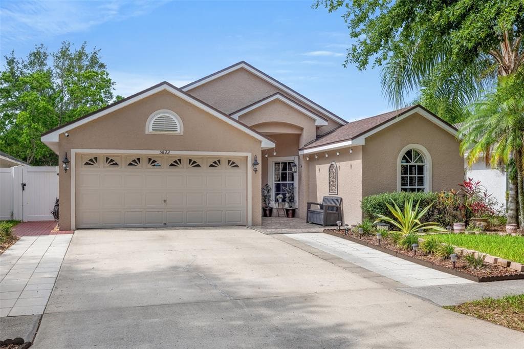 5622 TUGHILL DRIVE TAMPA, FL 33624