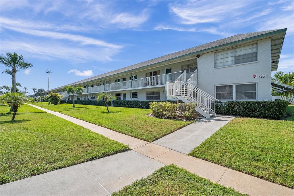 5227 81ST LANE N UNIT 25 ST PETERSBURG, FL 33709