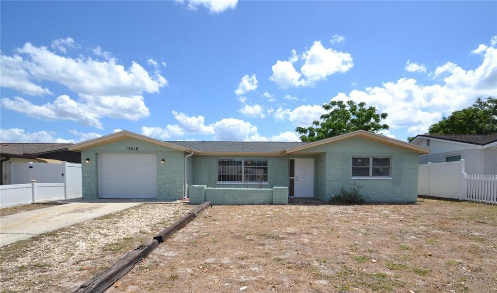 10816 PICCADILLY ROAD PORT RICHEY, FL 34668