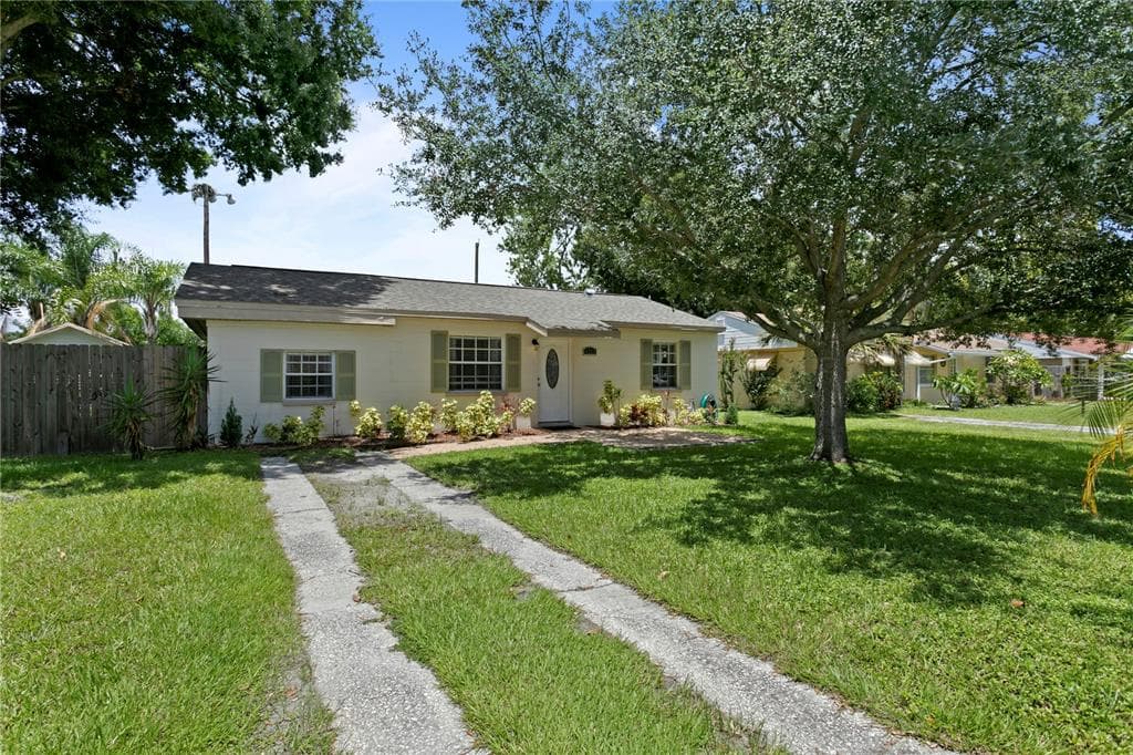 4215 W BAY VISTA AVENUE TAMPA, FL 33611