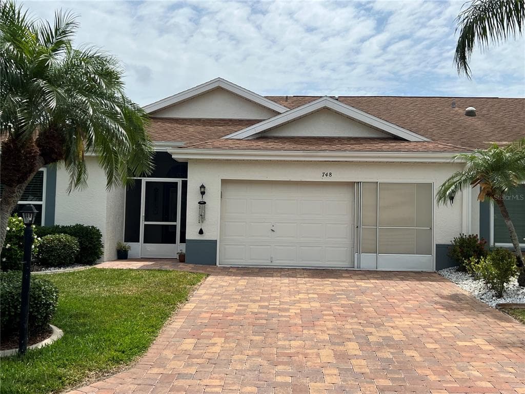 748 MCCALLISTER AVENUE UNIT 33 SUN CITY CENTER, FL 33573