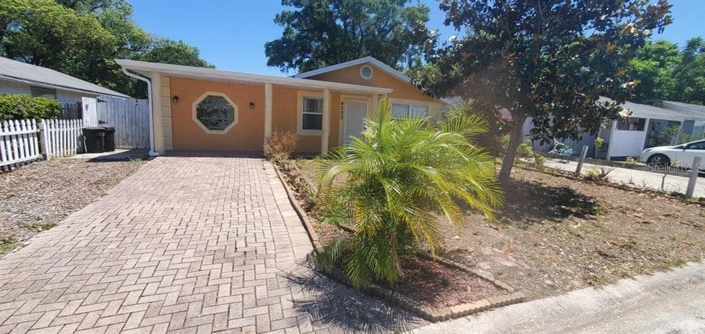 4202 LAS VEGAS DRIVE NEW PORT RICHEY, FL 34653