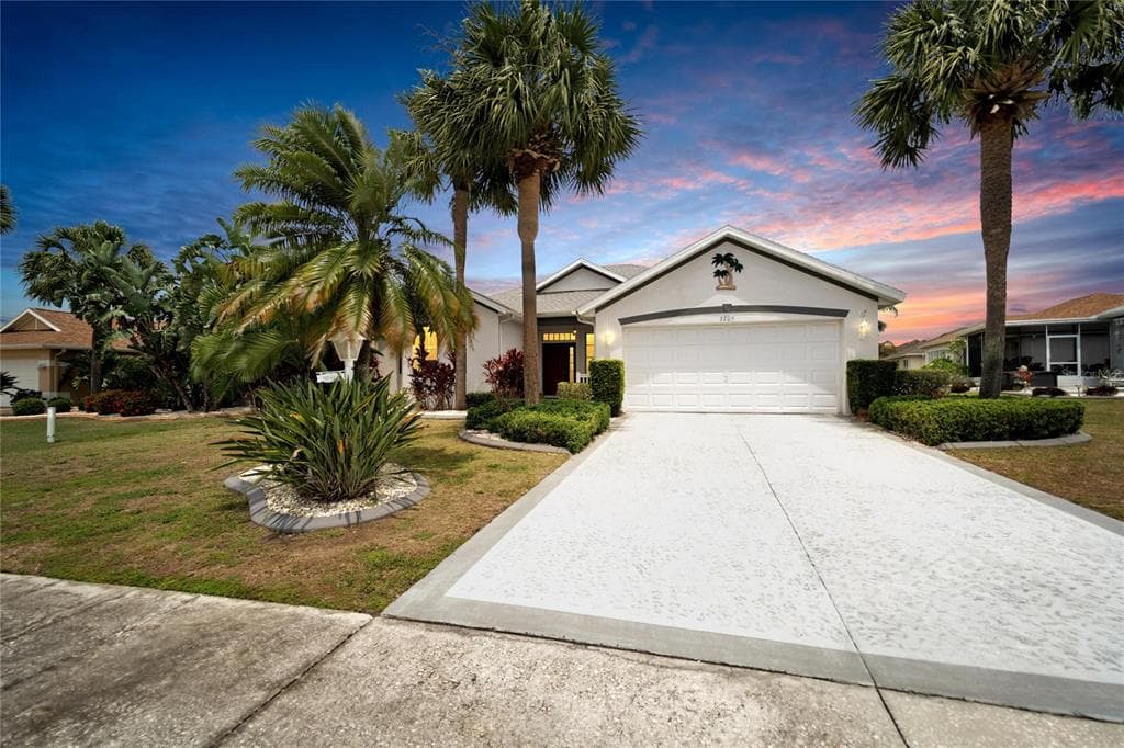 2205 PRESERVATION GREEN COURT SUN CITY CENTER, FL 33573