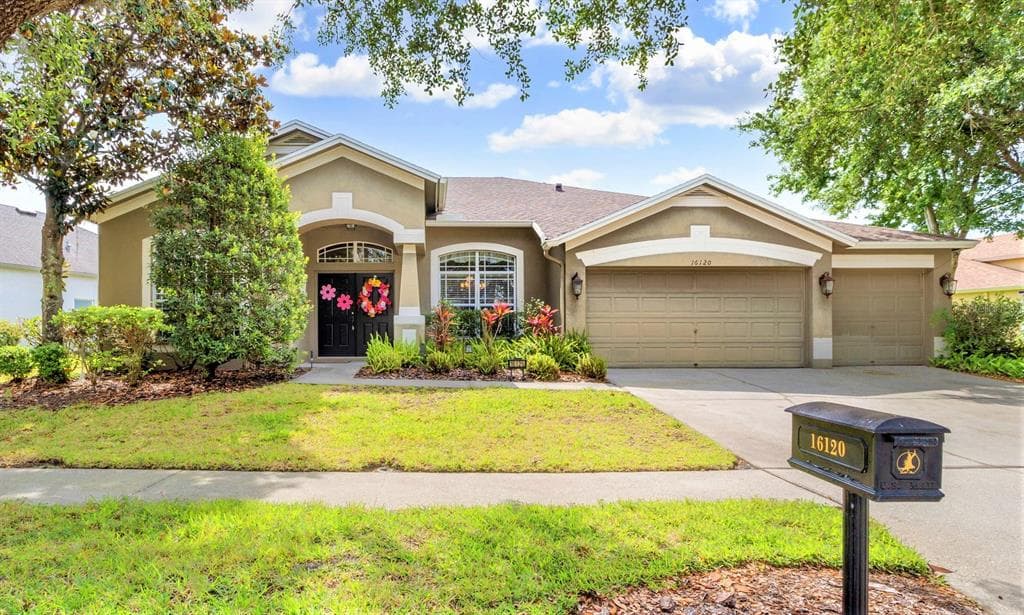 16120 BRIDGEDALE DRIVE LITHIA, FL 33547