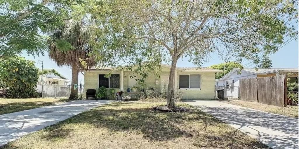 12527 1ST ISLE HUDSON, FL 34667