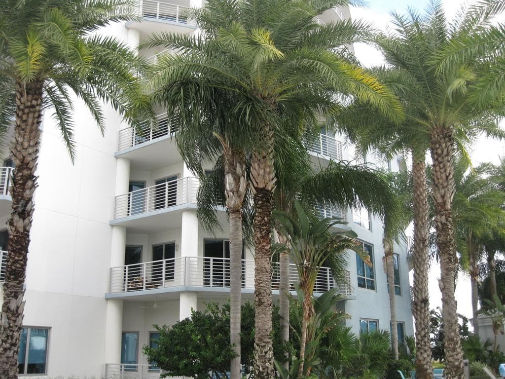 1209 E CUMBERLAND AVENUE UNIT 707 TAMPA, FL 33602