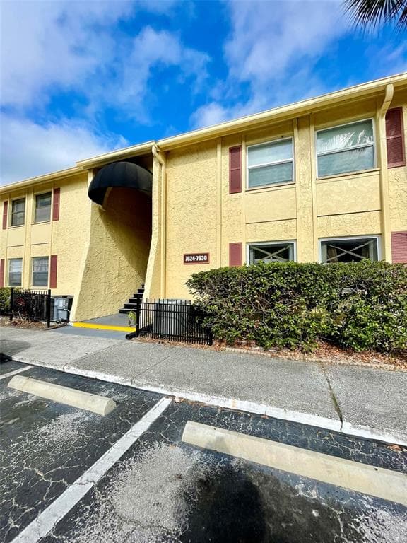 7624 DOLONITA DRIVE TAMPA, FL 33615