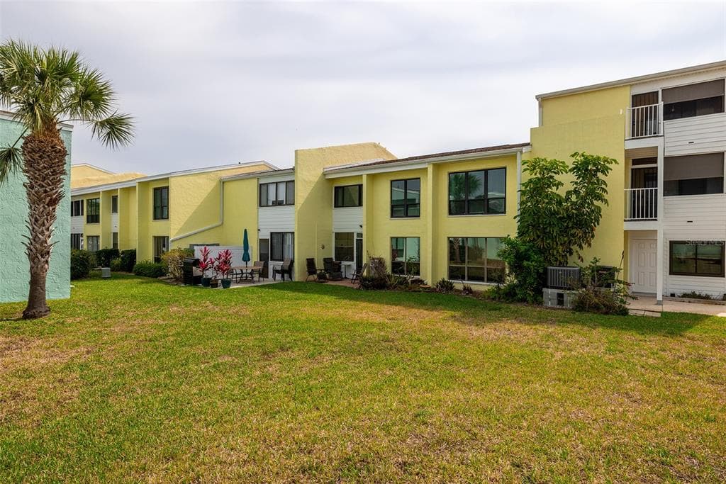 1 WINDRUSH BOULEVARD UNIT 70 INDIAN ROCKS BEACH, FL 33785