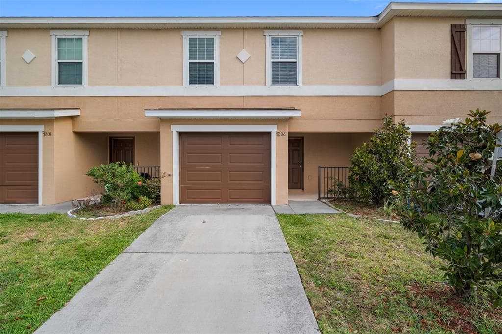 7206 MERLOT SIENNA AVENUE GIBSONTON, FL 33534