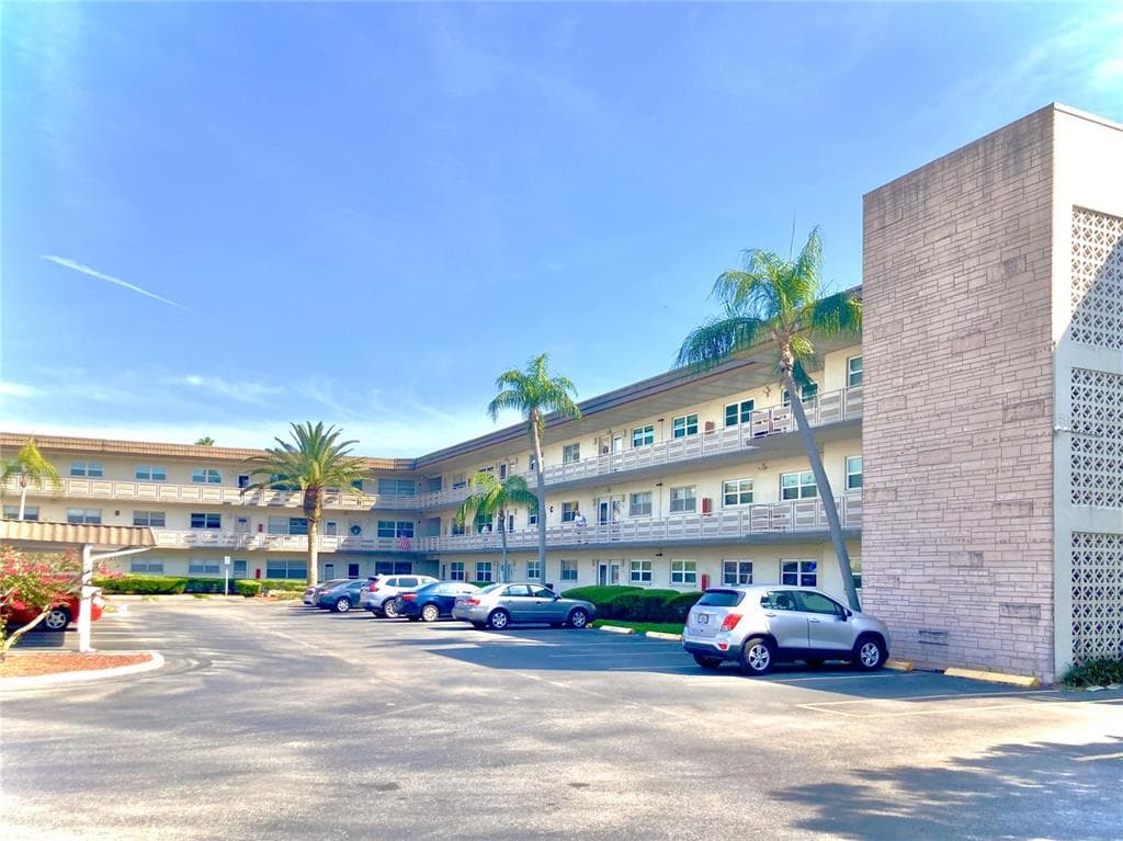 5750 80TH STREET N UNIT C106 ST PETERSBURG, FL 33709