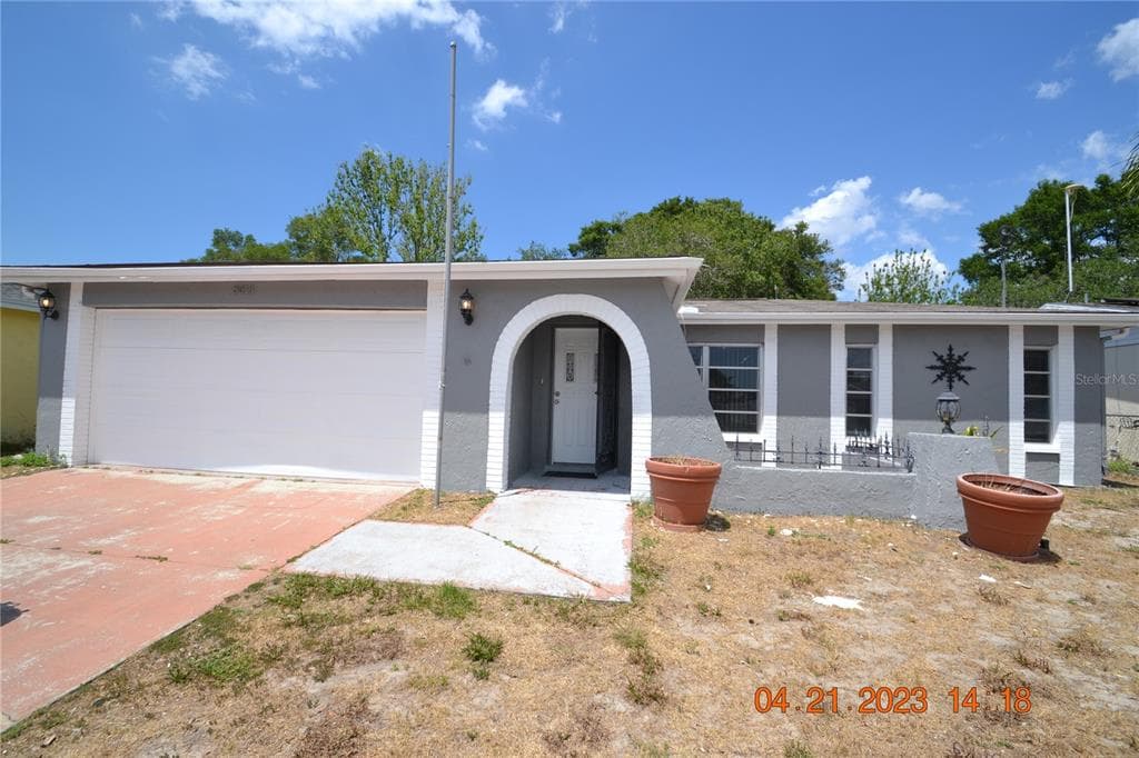 8513 FOX HOLLOW DRIVE PORT RICHEY, FL 34668