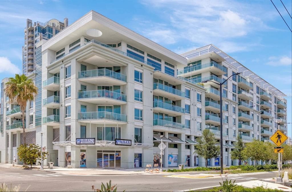111 N 12TH STREET UNIT 1611