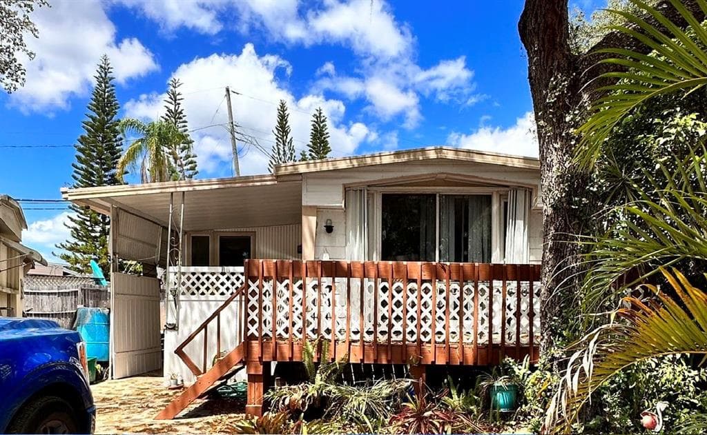 803 ST CHARLES DRIVE