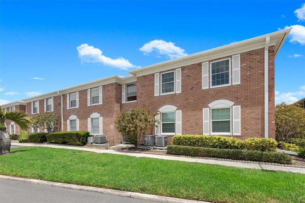 3824 37TH STREET S UNIT 67 ST PETERSBURG, FL 33711
