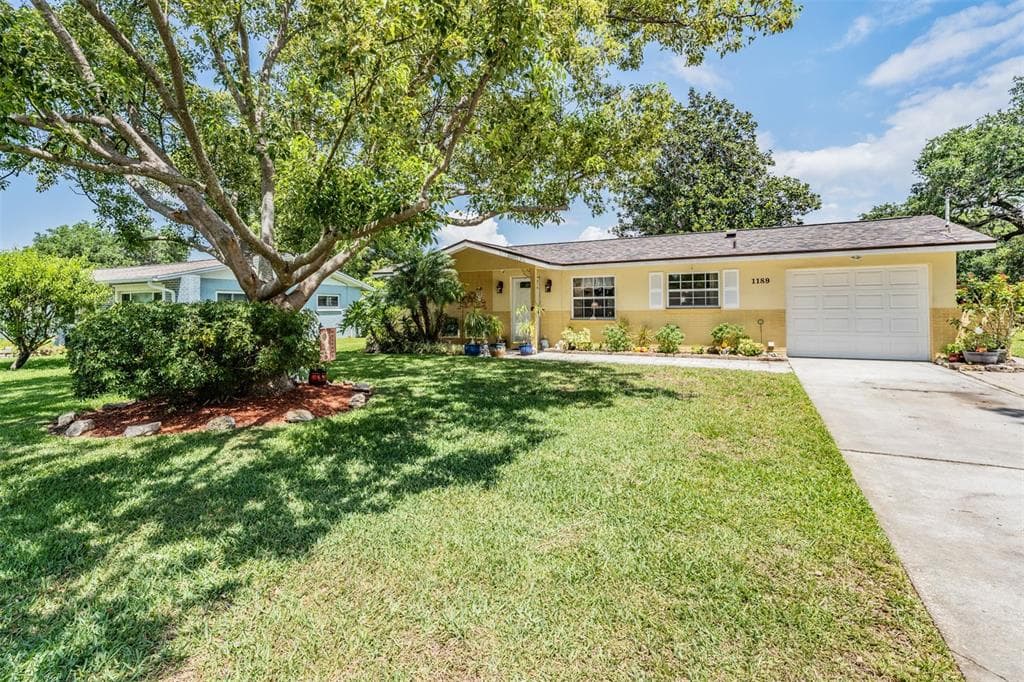 1189 LAZY LAKE ROAD W DUNEDIN, FL 34698