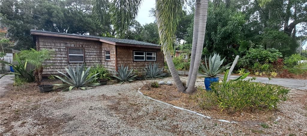 1022 9TH AVENUE NW LARGO, FL 33770