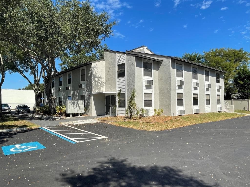 1727 COACHMAN PLAZA DRIVE CLEARWATER, FL 33759