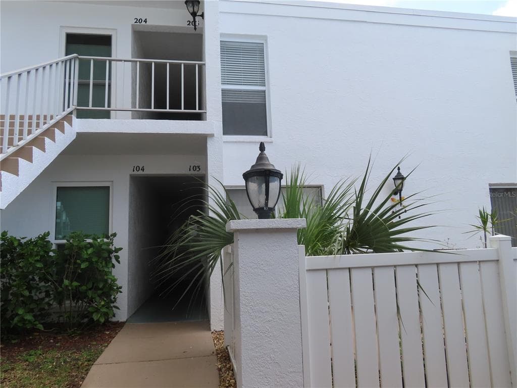 1655 S HIGHLAND AVENUE UNIT A203 CLEARWATER, FL 33756
