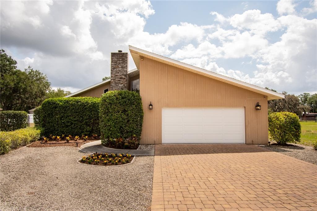 4502 COURSON BOULEVARD LAKELAND, FL 33811