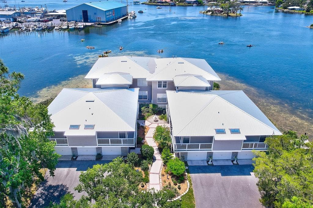 179 NW BAY PATH
