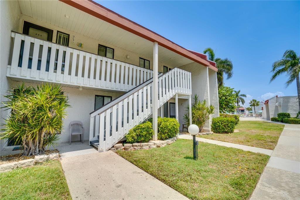 1801 GULF DRIVE N UNIT 201 BRADENTON BEACH, FL 34217