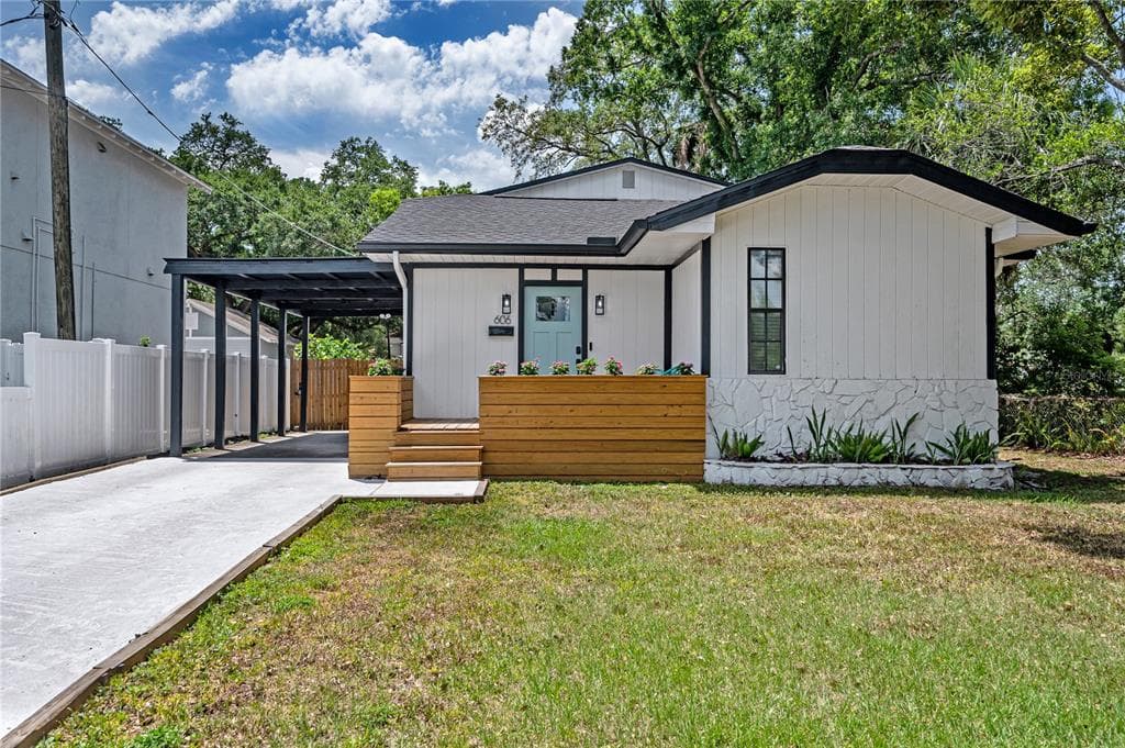 606 W NORTH BAY STREET TAMPA, FL 33603