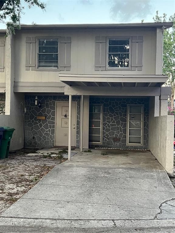 5254 TENNIS COURT CIRCLE TAMPA, FL 33617