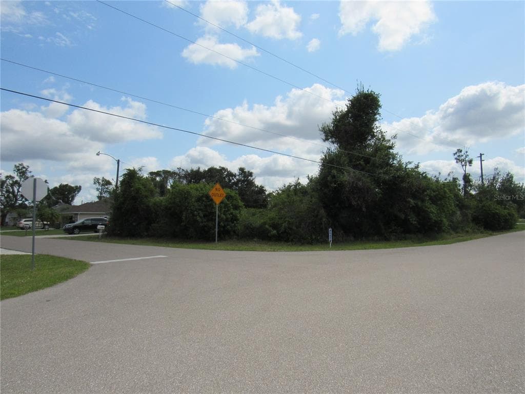 104 ALLWORTHY STREET PORT CHARLOTTE, FL 33954