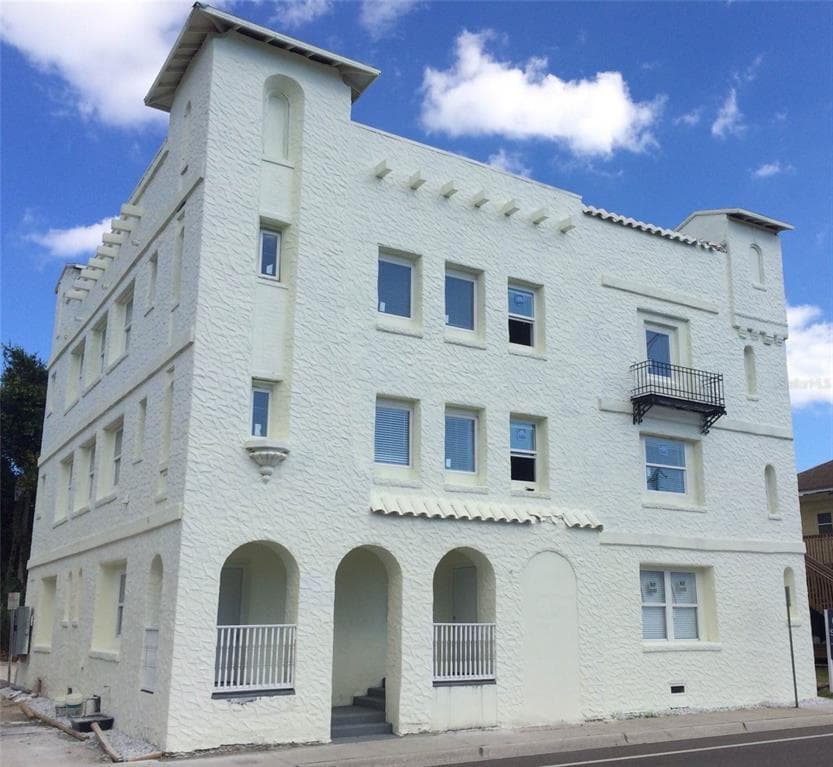 409 8TH STREET N UNIT 11 ST PETERSBURG, FL 33701