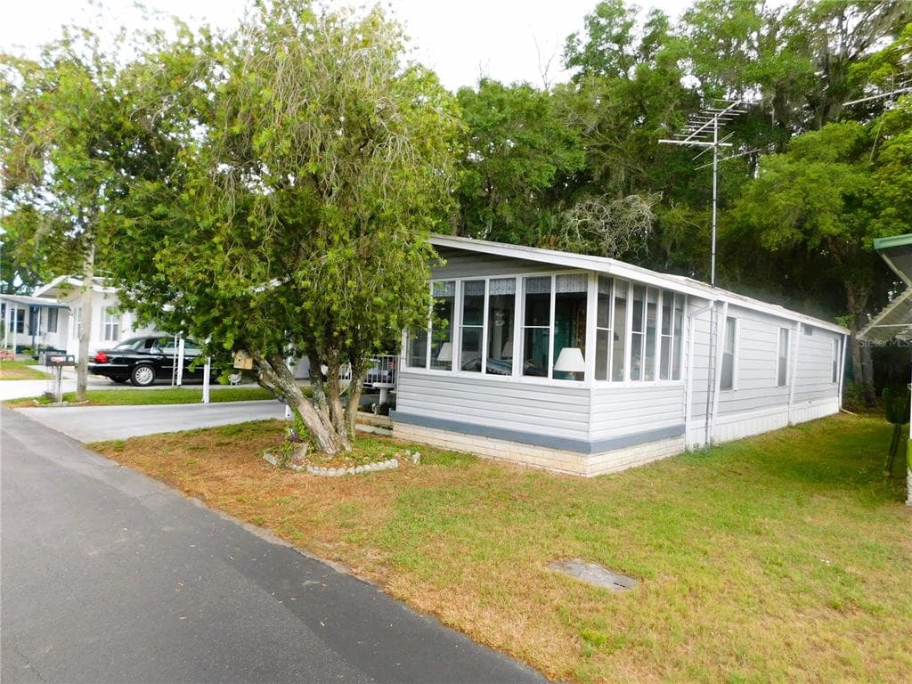 5005 SHIRLEY CIRCLE ZEPHYRHILLS, FL 33542