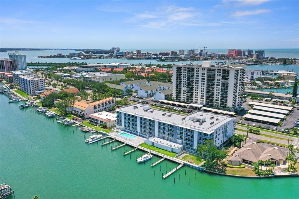 415 ISLAND WAY UNIT 301