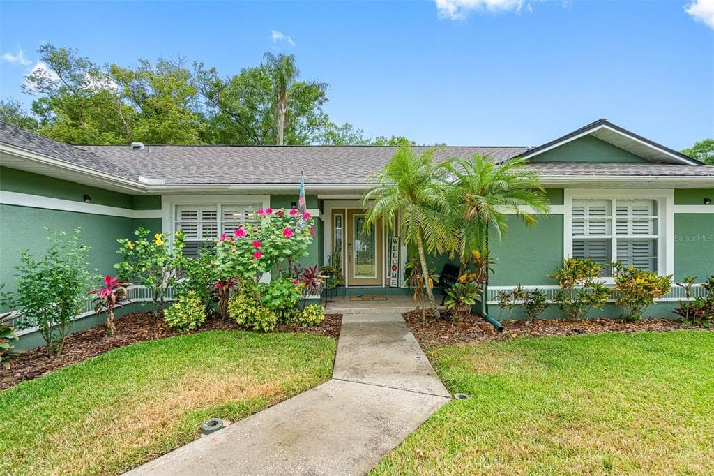 7910 N FREMONT AVENUE TAMPA, FL 33604