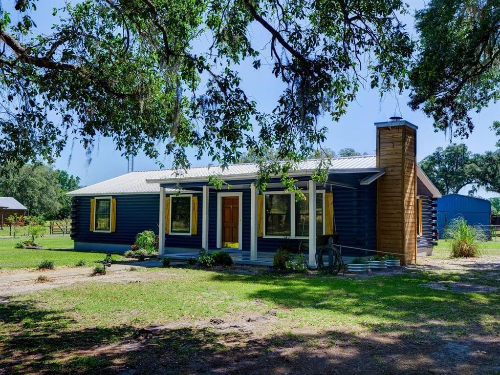 10425 CR 743 WEBSTER, FL 33597