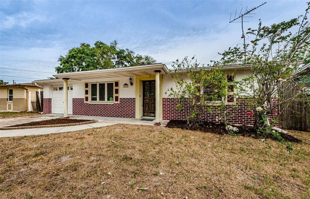 4725 LONGWOOD AVENUE HOLIDAY, FL 34690