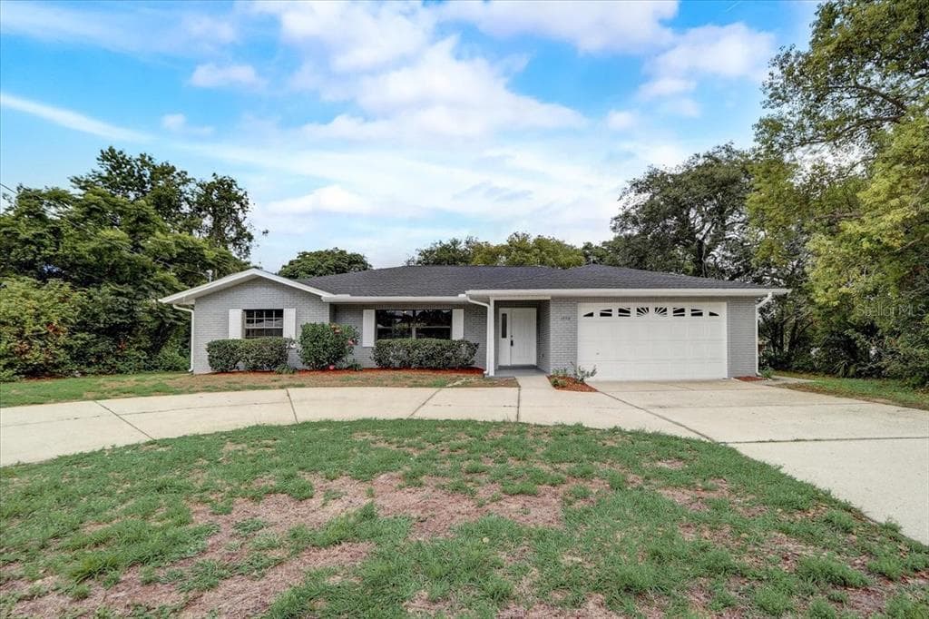 1098 S COOPER DRIVE DELTONA, FL 32725